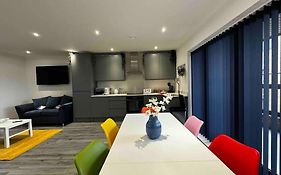 Wave Song - Hornsea Town House With Sea Views And Balconies